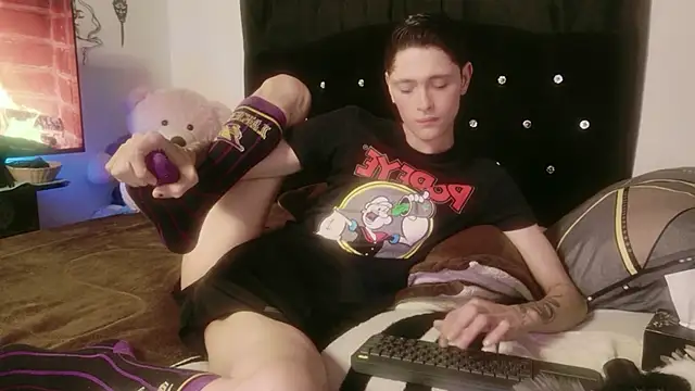 Tyler cat online show from November 14, 2:27 pm