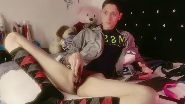 Tyler cat online show from April 14, 8:20 am