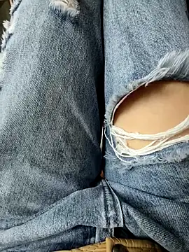 Lili 2love online show from November 5, 1:05 am