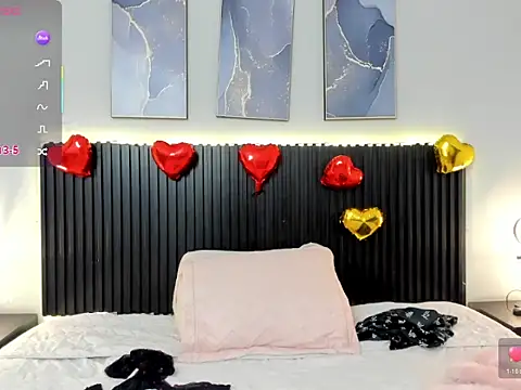 Snapshot of Julieta_Slav3 chatting on February 23, 8:39 pm Julieta Slav3 online show from February 23, 8:39 pm