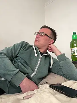 viktor1992-1-1 online show from March 12, 12:00 pm