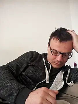 viktor1992-1-1 online show from April 23, 8:02 am