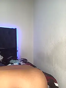 Sex bomb30 online show from February 11, 8:25 pm