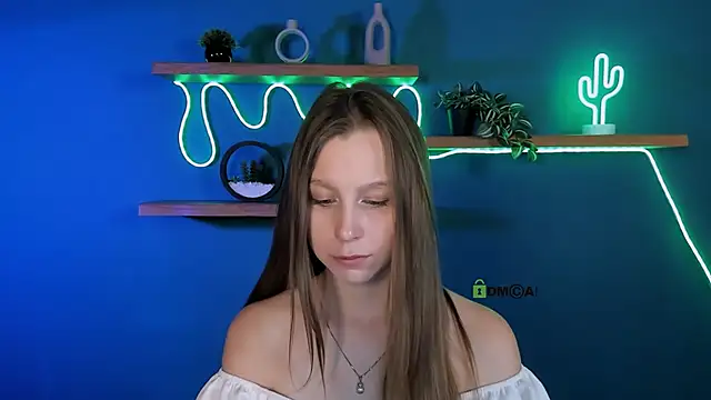 Snapshot of esme_moore_ chatting on October 9, 8:56 am esme moore  online show from October 9, 8:56 am