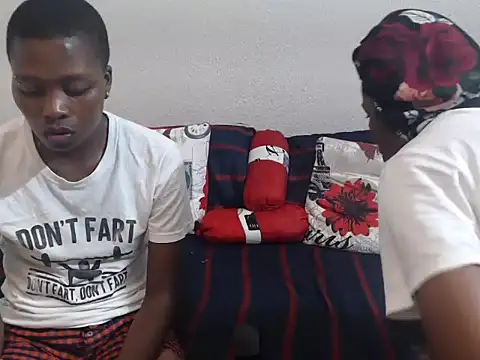 Snapshot of sexyboobae2 chatting on December 4, 6:38 pm sexyboobae2 online show from December 4, 6:38 pm