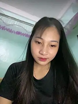 banlinh004 online show from October 6, 6:00 am