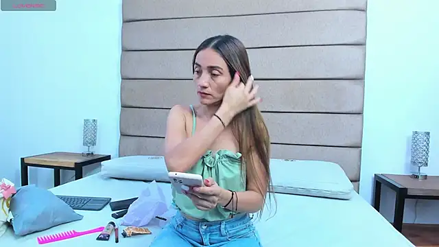 isaa stone online show from December 14, 7:40 pm