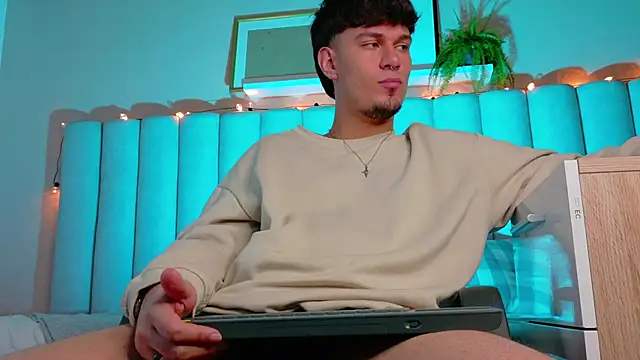 LiamThunder05  online show from November 8, 3:07 am