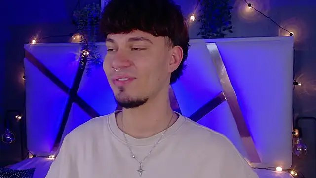 LiamThunder05  online show from November 21, 3:05 am