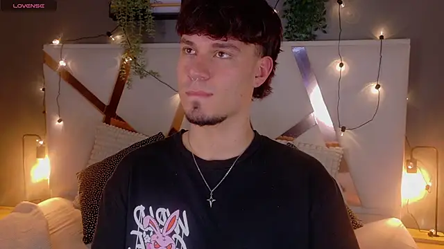 LiamThunder05  online show from November 21, 8:07 pm