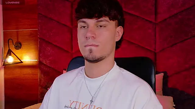 LiamThunder05  online show from November 29, 3:20 am