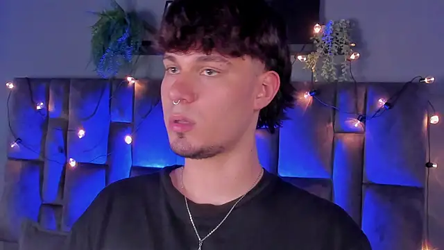 LiamThunder05  online show from December 17, 7:53 pm