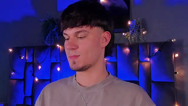 LiamThunder05  online show from December 18, 7:53 pm