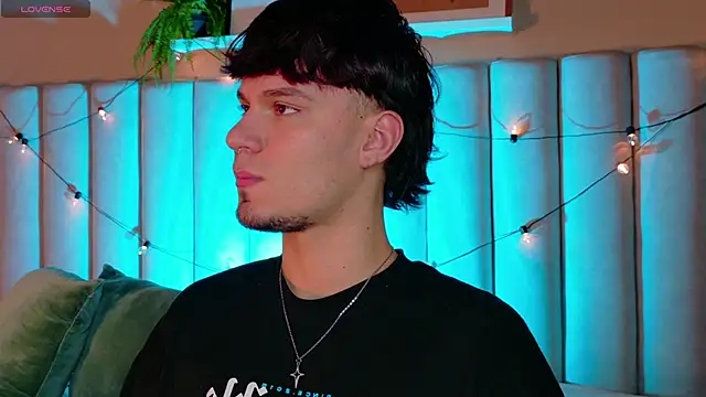 LiamThunder05  online show from December 20, 7:43 pm