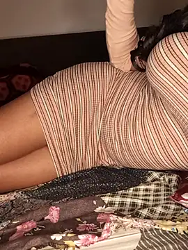 shailja00000 online show from August 6, 1:46 pm