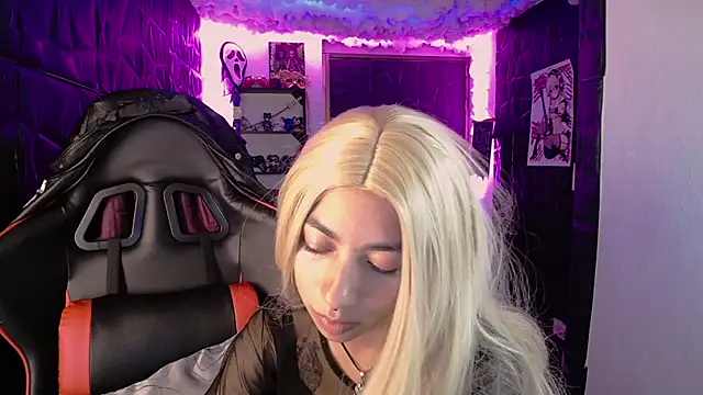 lunarichy22 online show from February 13, 7:54 pm