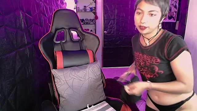 lunarichy22 online show from February 16, 10:17 pm