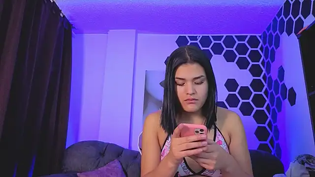 Violet Jhonson online show from December 14, 7:07 pm