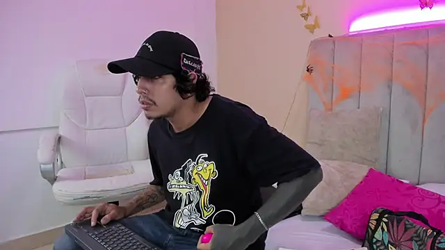 Snapshot of Kaoz_23_ chatting on October 8, 12:52 am Kaoz 23  online show from October 8, 12:52 am