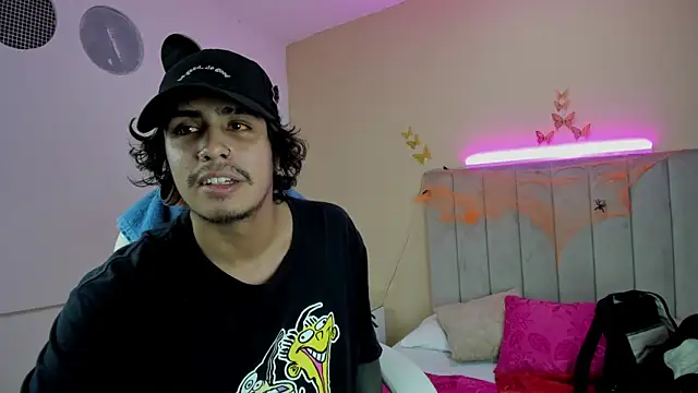 Snapshot of Kaoz_23_ chatting on October 9, 1:58 am Kaoz 23  online show from October 9, 1:58 am