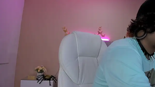 Snapshot of Kaoz_23_ chatting on October 19, 1:01 pm Kaoz 23  online show from October 19, 1:01 pm