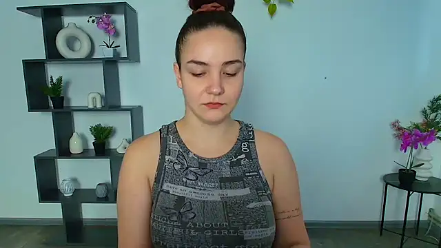 OliviaMontgommery online show from November 11, 6:57 am