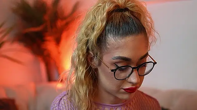 AileenKiss online show from March 13, 10:05 pm