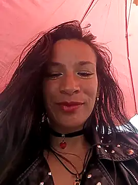 Alanna Foxx  online show from December 4, 3:10 pm