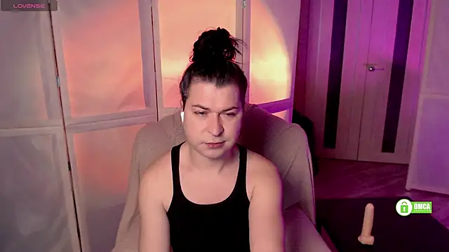 Snapshot of micromouse_mo chatting on December 18, 2:53 am micromouse mo online show from December 18, 2:53 am