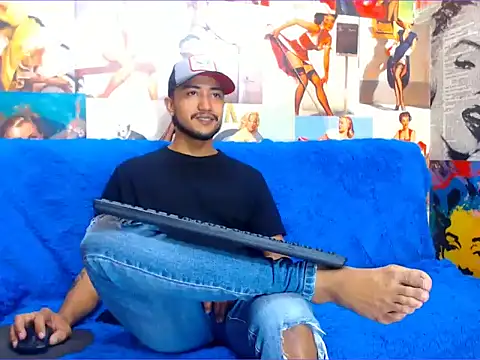 Snapshot of dazo_vnzl12 chatting on October 15, 1:00 pm dazo vnzl12 online show from October 15, 1:00 pm