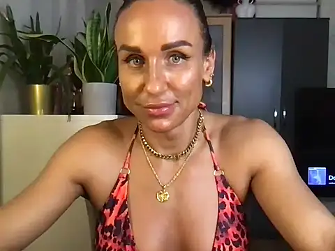 GluteQueenE online show from November 13, 7:35 pm