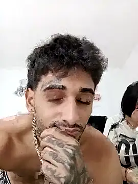 Snapshot of sombralovers chatting on April 2, 2:53 am sombralovers online show from April 2, 2:53 am