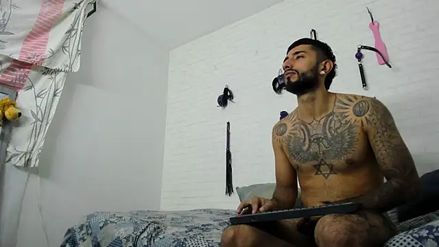 sofiandnick smith online show from May 23, 3:23 am