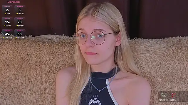 MonicaShiny online show from October 23, 5:44 pm