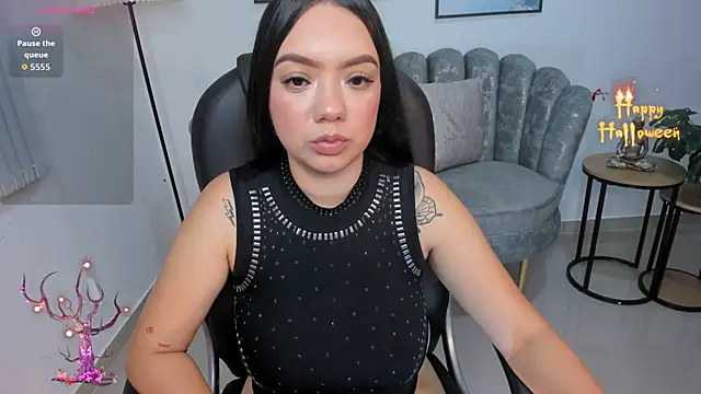 Snapshot of Liilylux chatting on October 15, 4:01 am Liilylux online show from October 15, 4:01 am