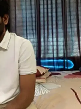 vickyandtania online show from December 15, 8:07 am