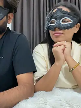 vickyandtania online show from January 18, 4:44 pm