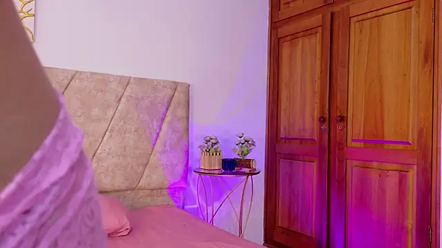 AmyVega  online show from October 8, 1:09 pm