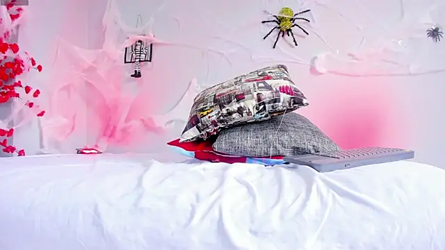 Snapshot of 2_fire chatting on October 27, 8:02 pm 2 fire online show from October 27, 8:02 pm