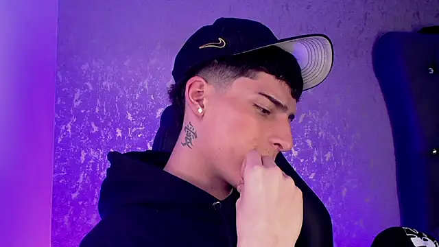 MateoMitchell online show from November 21, 9:57 pm