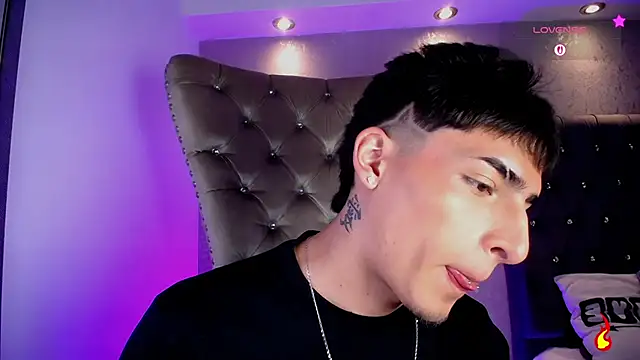 MateoMitchell online show from February 25, 4:33 am