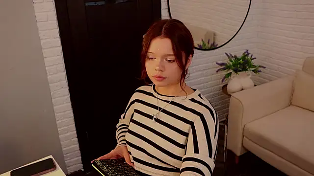 Sarah babyyy online show from October 6, 10:56 am