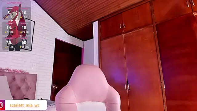 Scarlett fox   online show from November 8, 4:45 am