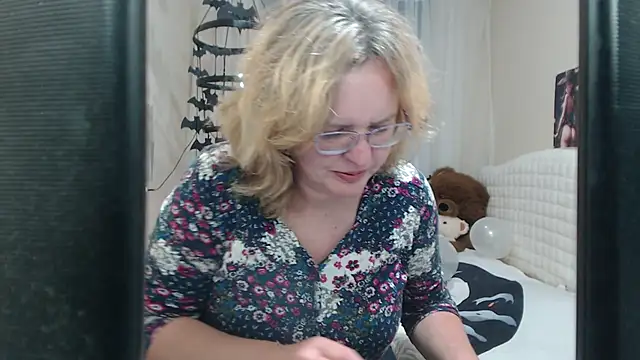 VestaWoody online show from October 12, 12:04 pm