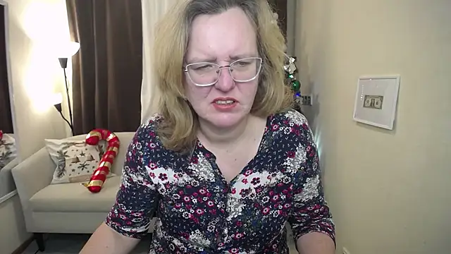 VestaWoody online show from November 30, 7:34 am