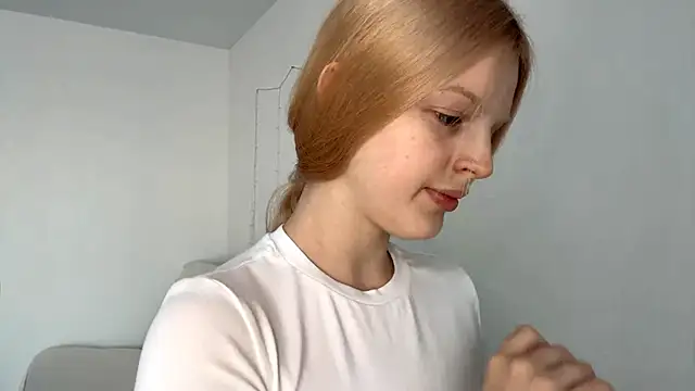 Snapshot of GilySuper chatting on January 14, 6:41 am GilySuper online show from January 14, 6:41 am