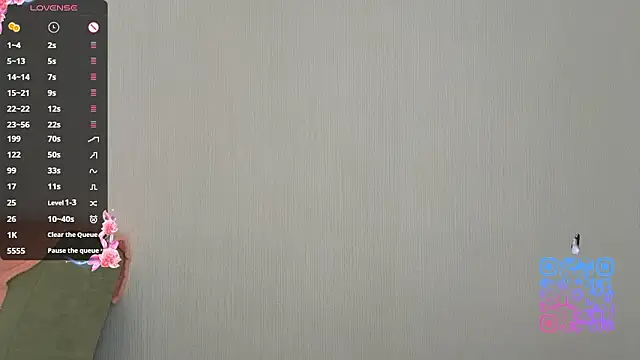 Snapshot of GilySuper chatting on February 12, 6:08 am GilySuper online show from February 12, 6:08 am