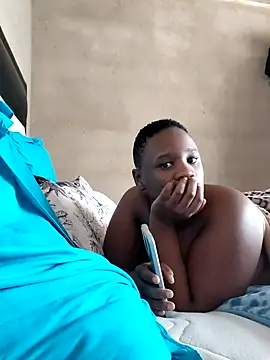 Snapshot of Phat_booty222 chatting on November 11, 10:59 am Phat booty222 online show from November 11, 10:59 am