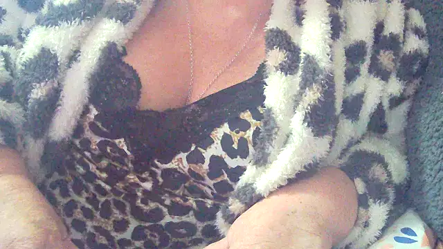 Playful MILF Demi online show from February 13, 5:58 am