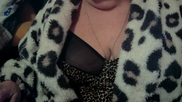 Playful MILF Demi online show from February 17, 9:32 pm